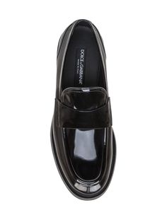 Outside: 100% Leather Lining: 100% Leather Sole: 100% Leather Black Moccasins, Feminine Chic, Stefano Gabbana, Black Loafers, Italian Style, Luxury Retail, Leather Loafers, Luxury Boutique, Loafer Shoes