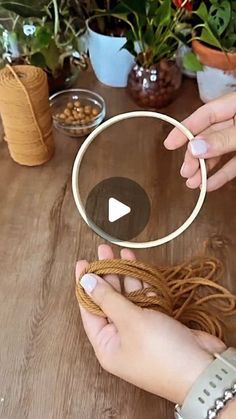 Diy Macrame Plant Hanger Easy, Hanging Plants Diy, Art Macramé, Crochet Handles, Macrame Plant Hanger Tutorial, Macrame Mirror, Nautical Crafts, Makramee Diy, Boho Crafts Diy