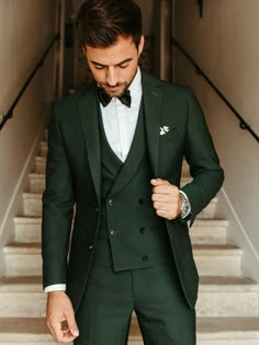 Men Suit Green 3 Piece Beach Wedding Suit Groom Wear Suits groomsmen Suit Mens suit green dinner suit green formal suit wedding men suit Costume Marie Homme, Wedding Suits Men Green, Wedding Costume Men, Dark Green Tuxedo, Green Suits, Business Casual Jacket, Groom Tuxedo, Wedding Suits Groom