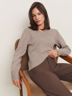 It's getting cold-ish. Shop the Dulce Cashmere V-neck Sweater, a sustainable sweater from Reformation. Vneck Sweater Outfit, Taupe Sweater, Cashmere Blend Sweater, Swimwear Dress, Vintage Inspired Dresses, Winter Sweaters, Inspired Dress, New Tops, Outerwear Sweater