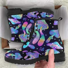 Custom Doc Martens Boots, Trippy Outfits Style, Mushroom Rave Outfit, Spacecore Fashion, Mushroom Boots, Mushroom Jacket, Mushroom Outfits, Trippy Outfits, Mushroom Shoes