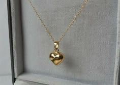 Gold Kada, Acrobatic Gymnastics, Heart Pendants, Gold Pendant Jewelry, Ring Trends, Gold Ring Designs, Puffed Heart