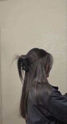 Dark Long Hairstyles, Normal Hair Styles For Women, Straight Hair Dark Brown, Tomboy Long Hair, Hairstyle Examples, Hair Style Korea, Hairstyles For Layered Hair, Cute Makeup Looks, Hair Tutorials For Medium Hair