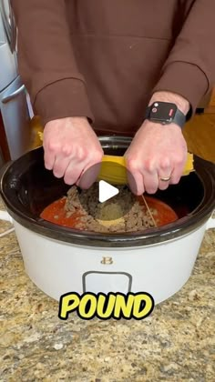 191K views · 6.2K likes | Food Dudes on Instagram: "Easy crockpot spaghetti ft. @richardeats_ #easyrecipe #crockpot #homecooking" Crockpot Recipes Chicken Spaghetti, Crockpot Soft Food Recipes, Comfort Food Dinners Crock Pots, Spaghetti In A Crockpot, Spaghetti In Crockpot Slow Cooker, 3 Qt Crockpot Recipes, Crockpot Pull Apart Pizza, Easy Crock Pot Meals For Kids, 1 Pot Spaghetti