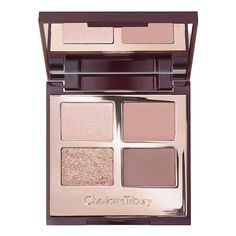 Le look, pillow talk, est en train de conquérir le monde ! 
tout le monde ne parle que de ca : la palette de fards à paupières de charlotte, best-seller et célèbre dans le monde entier, pillow talk, a entraîné une makeup mania à travers le monde ! la palette luxury, couleur pillow talk, est une jolie palette de fards à paupières féminine de tous les jours qui comprend quatre teintes chatoyantes et mates : rose champagne, rose foncé mat, marron mat doux et rose doré étincelant.
ce fard à paupière Neutral Smokey Eye, Pink Eyeshadow Palette, Pillow Talk Lipstick, Rose Eyeshadow, Pink Eyeshadow Look, Batons Matte, Dream Pop