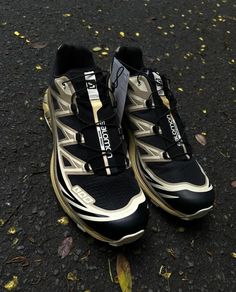 Aesthetic salomon shoes XT-6 FORAGING #aesthetic #streetwear #salomon #shoes #retrostyle #running #athleticshoes Foraging Aesthetic, Techwear Fashion, Salomon Shoes, Glass Shoes, Tabi Shoes, Aesthetic Streetwear, Shoe Inspo, Swag Shoes, Trail Shoes