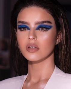 Very Easy Makeup, Catwalk Makeup, Stunning Makeup Looks, Blue Eye Shadow, Makeup 2023, 2023 Makeup, Smokey Makeup, Lauren Elizabeth, Eye Shadow Makeup