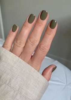 From sage to olive to lime to shamrock, there are tons of cute green nail colors to choose from. You'll love all 20 of these green nail ideas. #springnaildesign Green Acrylic Nails, October Nails, Her Nails, Shellac Nails, Autumn Nails