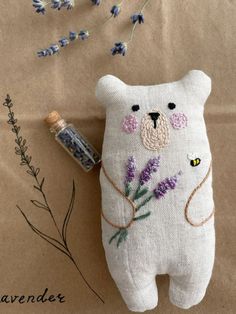 Embroidered Stuffed Animals, Diy Rag Dolls, Handmade Stuffed Toys, Felt Crafts Patterns, Homemade Dolls, Doll Diy Crafts, Needlework Crafts, Bead Charms Diy, Butterfly Crafts