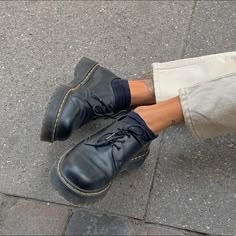 Dr Martens Outfit Summer, Dr Martens Men Outfit, Oxford Jeans, Dr Martens Mary Janes, Dr Martens Oxford, Oxfords Outfit, Dr Martens Men, Doc Marten Oxford