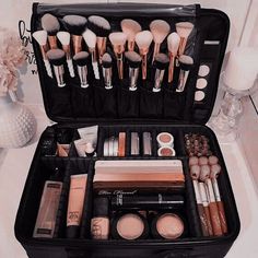 Blushes Makeup, Makeup Mafia, Large Makeup Bag, Packing Guide, Makeup Rooms, Makeup Guide, Trendy Makeup