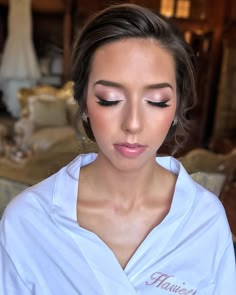 Bridal Makeup For Blush Dress, Bridal Makeup Shimmer, Mauve Bridal Makeup Dusty Rose, Bridal Makeup For Almond Eyes, Bridal Makeup With Eyeliner, Pink Tone Bridal Makeup, Wedding Makeup For Brown Eyes Pink, Soft Glam Wedding Makeup Hazel Eyes