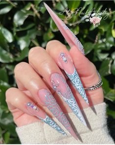 Rose Nail Designs, Frozen Roses, Jamaica Nails, Flower Manicure, Rose Nail Design, Spring Nails 2023, Rose Nail Art, Stiletto Nails Designs, Exotic Nails