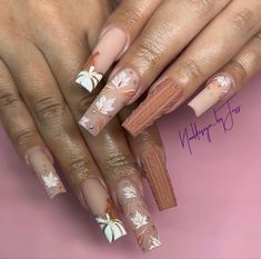 Fall Gelx Inspo Nails, Fall Nails Acrylic Short Pumpkin, November Nails Medium Length, October Simple Nails, Fall Nails Airbrush, Cute Fall Sets Nails, Carmel Nail Design, Cute Fall Nails Designs, Nail Designs Fall Gel Square