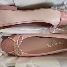 Pink Ballet Flats, Pink Aura, Pink Chanel, Pink Girly Things, Blair Waldorf, Everything Pink, Vintage Vogue