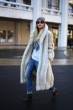 Fur Coat Outfit, Happily Grey, Gas Lamp, Coat Outfit, Coat Outfits, Inspiration Mode, Winter Looks