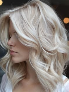 Vanilla Blonde Hair Color Ideas, White Hair Lowlights, Light Cool Blonde Hair, Neutral Blonde Hair Color, Dimensional Platinum Blonde, Different Blonde Shades, Creamy Vanilla Blonde Hair, Milky Blonde Hair, Vanilla Blonde Hair