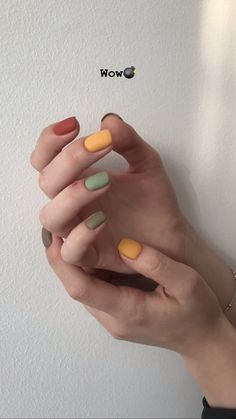 Simple Nail Polish Ideas, Simple Nail Polish, Nail Polish Ideas, Short Gel Nails, Nail Shimmer, Polish Ideas, Simple Nail