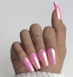 Pink Chrome Coffin, Light Pink Chrome Nails Coffin, Matalic Nails Acrylic Pink, Bubble Gum Pink Chrome Nails, Holographic Pink Nails, Pink Chrome Acrylic Nails, Chrome Nails Designs Pink, Pink Nails Ideas Glitter, Pink Metallic Nails