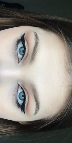 Makeup Eye Looks, Makeup Hacks, Glowing Makeup, Makeup Makeover, Grunge Makeup, Makeup Pictures