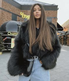 Black Fur Jacket Outfit Casual, Short Black Fur Coat Outfit, Black Fur Jacket Outfit, Short Faux Fur Coat