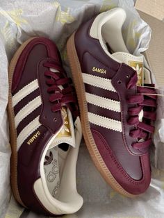 #cleangirl #aesthetic #hair #makeup #y2k #vintage #adidas Adidas Samba Maroon Outfit, Adidas Samba Maroon, Maroon Sambas Outfit, Shoes Fall 2024, Maroon Sambas, Maroon Clothes, Adidas Samba Aesthetic, Maroon Accessories, Sambas Adidas Women Outfit