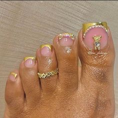 Gold Toe Nails, Bling Acrylic Nails, Short Acrylic Nails Designs, Toe Nail Designs