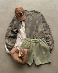 Camo Shirt Outfit, 2025 Outfits, Bummy Outfits, Vintage Outfit Inspiration, Fashion 23, Inspo Fits, Camo Shirt, Trendy Hat, Fits Men