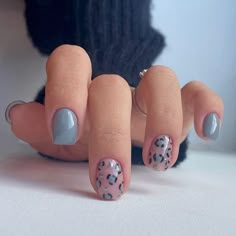 Fall Outfit With Leopard Shoes, Country Nails, Retro Nails, Cheetah Nails, Sassy Nails, Leopard Print Nails, Paint Black, Subtle Nails, Simple Gel Nails