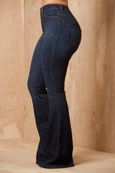 Gym Pants Women, Best Jeans For Women, High Rise Flare Jeans, Outfit Jeans, Best Jeans, Bell Bottom, Lookbook Outfits, Outfit Casual