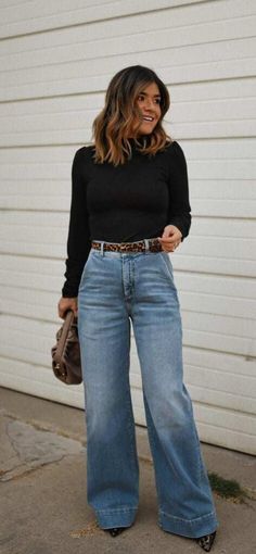 25 Chic Wide Leg Jeans Outfits in 2024 Every Woman Must Try Hannah Outfit, Outfits With Wide Leg Jeans, Wide Leg Jeans Winter, Neck Outfit, How To Style Wide Leg Jeans, Wide Leg Jeans Outfits, Wide Leg Outfit, Belt Outfit, Style Wide Leg Jeans