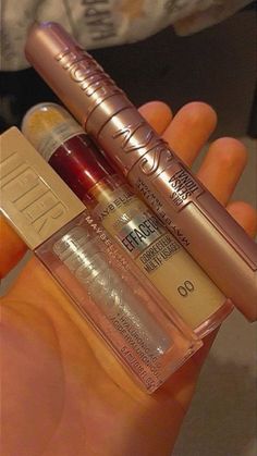 Maybelline Aesthetic, Daily Natural Makeup, Maquillage On Fleek, Essence Makeup, Makeup Bag Essentials, Makeup Help, Maybelline Makeup, Makeup Needs