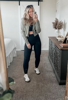 How to style adidas sambas what to wear to the gym comfy and cute Sambas Outfit, Athleisure Outfits Fall, Samba Adidas Outfit, Samba Adidas, Athleisure Outfits Summer, Hot Weather Outfits, Adidas Samba Outfit, Samba Outfit, Adidas Sambas