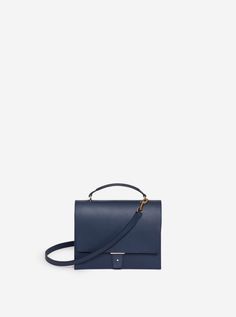 PB 0110 Taschen-Liebe in Nachtblau <3 Summer Handbags, Arm Candy, Leather Working, Blue Leather, Handbag Accessories, Make You Smile, Stylish Outfits, Women's Accessories