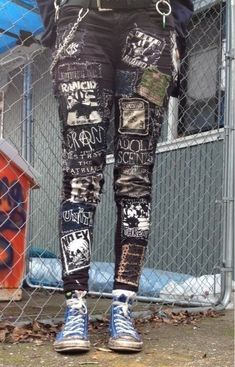 Punk Jeans, Punk Diy, Patch Pants, Punk Culture, Punk Patches, Queer Fashion