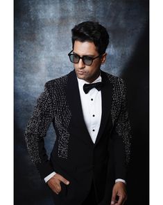 Reception Dress For Men, Blazer For Men Wedding, Mens Suit Colors, Tuxedo Styles, Suit Colors, Rahul Khanna, Vicky Kaushal, Wedding Dresses Men Indian