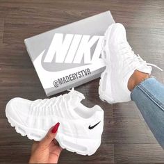 Best Nike Shoes, Shoes Cool, White Nike Shoes, Jordan Shoes Girls, Custom Nike Shoes, All Nike Shoes, Nike Shoes Jordans