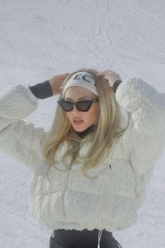 Moda, nieve, glamour. St Moritz Aesthetic, Social Outfits, Winter Aesthetics, Colorado Trip, Ski Girl