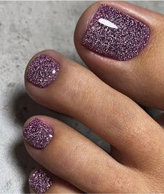 Pedicure Colour Ideas, Sparkly Pedicure Toenails, February Pedicure, Clean Nails Acrylic, Sparkle Toe Nails, Pedicure Ideas Summer Toenails, Glitter Pedicure, Sparkly Toe Nails, Glitter Toe Nails