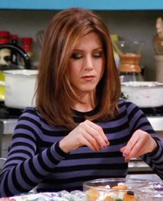 Rachel Green's Haircut, Jennifer Aniston Hair 90s Layers Short, Medium Length Haircut Rachel Green, Awkward Hair Stage, Rachel Green Red Hair, Rachel Season 3 Friends Hair, Deep Color Outfits, Rachel Green Season 3 Hair