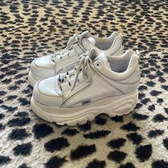 Gently Used Buffalo London Pure Classics. Buffalo London Sneakers, Buffalo London Shoes, Wishlist Shoes, Buffalo London, London Shoes, White Sneakers, Buffalo, Color White, London