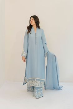 Tinsley Ice Blue Organza Salwar Designs, Pakistani Silk Suit Designs, 3 Piece Suit Design For Women, Asian Fits, Raw Silk Dress, Estilo Hijab, White Lehenga, Lace Dress Design, Pakistani Fancy Dresses