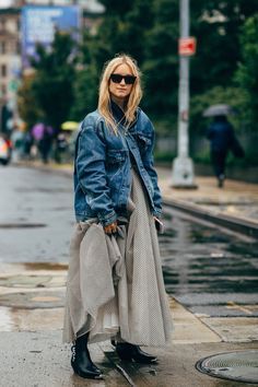 Popsugar Fashion, Cardigan Long, Outfits With Hats, Cool Street Fashion, Fashion Week Street Style, Street Style Looks