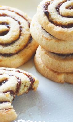 there are some cookies that have been cut in half and stacked on top of each other