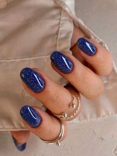 shimmery navy nails Dark Blue Nail Designs, Dark Blue Nail, Navy Blue Nail Designs, Blue Prom Nails, Dark Blue Nails, Navy Nails, Blue Glitter Nails, Navy Blue Nails, Style Bleu