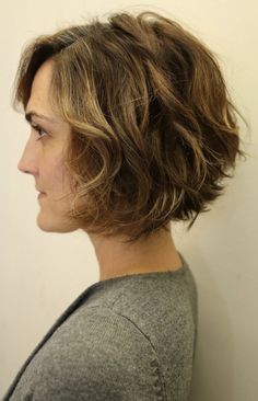 Bob Hairstyles For Wavy Hair, Short Layered Curly Hair, Hairstyles For Wavy Hair, Tan Skin Blonde Hair, Short Wavy Bob, Wavy Bob Haircuts, Layered Curly Hair, Wavy Hairstyles Medium, Wavy Bob Hairstyles