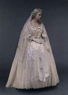 Vintage Weddingdress, Historical Gowns, Wedding Dresses Images, Costume Making, Vintage Brides, Century Dress, Historic Clothing, Victorian Wedding, Old Dresses