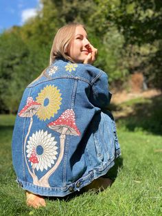 Unique, one of a kind, 100% hand painted denim jacket made with love. This oversized thrifted jacket was painted by me using special paint for fabric. SIZE: Tag Size: L MATERIALS: 100% cotton Fabric paint WASHING INSTRUCTIONS: I use special fabric paint and I iron fix it so you can wash it in the washing machine at 40 degrees celsius. However, I always recommend washing them by hand or use gentle cycle on your washing machine to keep the colors bright as long as possible. Do not use fabric softe Jean Jacket Design Ideas, Jean Jacket Painted, Thrifted Jacket, Denim Jacket Painted, Clothing Painting, Hand Painted Jean Jacket, Painting Jeans, Jacket Painting, Jean Jacket Design