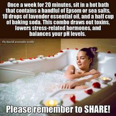 Toxin-releasing bath 1000 Lifehacks, Bath Detox, Ph Balance, Detox Smoothie, Health And Beauty Tips, Lavender Essential Oil, Health Remedies, Healthy Body, Diy Beauty