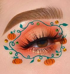 Creative Halloween Makeup, Graphic Eyeliner, Unique Makeup, Crazy Makeup, Holiday Makeup, Halloween Makeup Looks